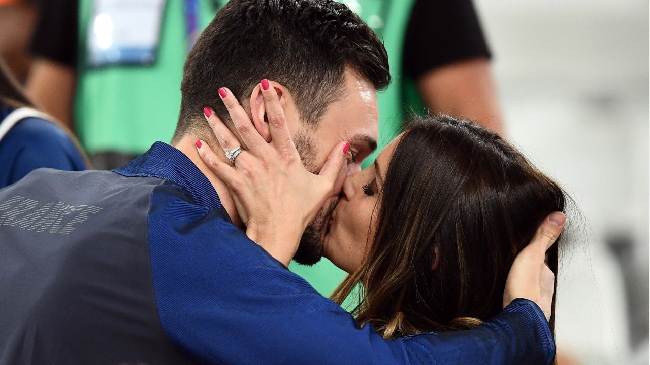 GALA VIDEO - Euro 2021 – Marine, épouse d'Hugo Lloris : « Femme de footballeur, c'est un travail à plein temps "