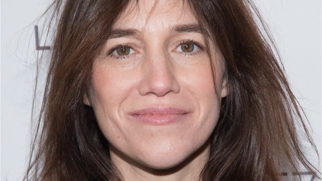 GALA VIDEO - PHOTO – Charlotte Gainsbourg : son tendre hommage à son père.