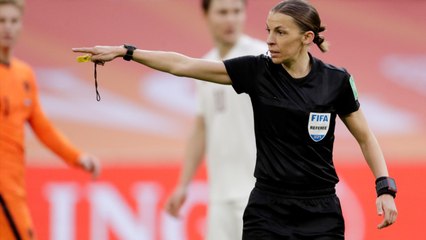 GALA VIDEO - Euro 2021 : qui est l'arbitre Stéphanie Frappart, qui rentre dans l'histoire ?