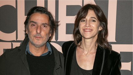 GALA VIDEO – Charlotte Gainsbourg : tendre cliché avec la maman d’Yvan Attal pour ses 92 ans