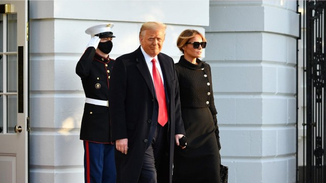 GALA VIDEO - Donald et Melania Trump : ce cadeau empoisonné laissé à Joe et Jill Biden