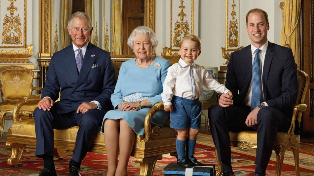 GALA VIDEO - Elizabeth II, Charles et William dans le déclin ? « Fin de partie " annoncée pour la monarchie.
