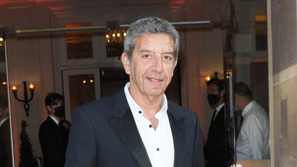 GALA VIDEO - Le saviez-vous ? Michel Cymes n'est plus médecin