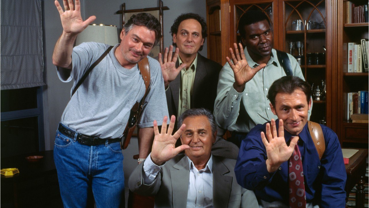 GALA VIDÉO - Navarro : mort de Jean-Claude Caron, l’acolyte de Roger Hanin