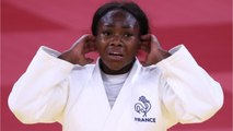 GALA VIDEO - Emotion aux JO : la Française Clarisse Agbégnénou en larmes après sa médaille d'or