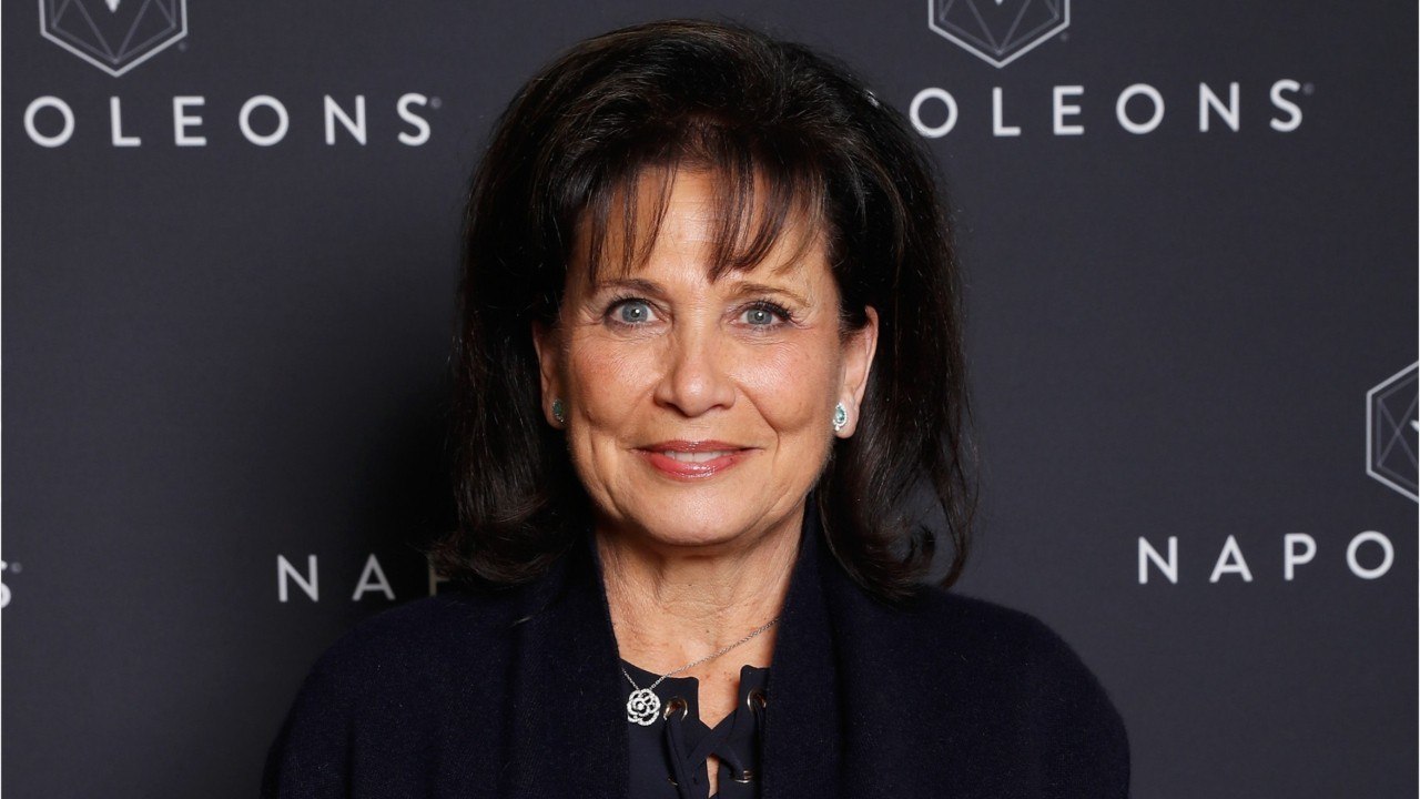 GALA VIDEO - « Pas cap' " : Anne Sinclair revient sur cette fameuse proposition faite par François Hollande (1)