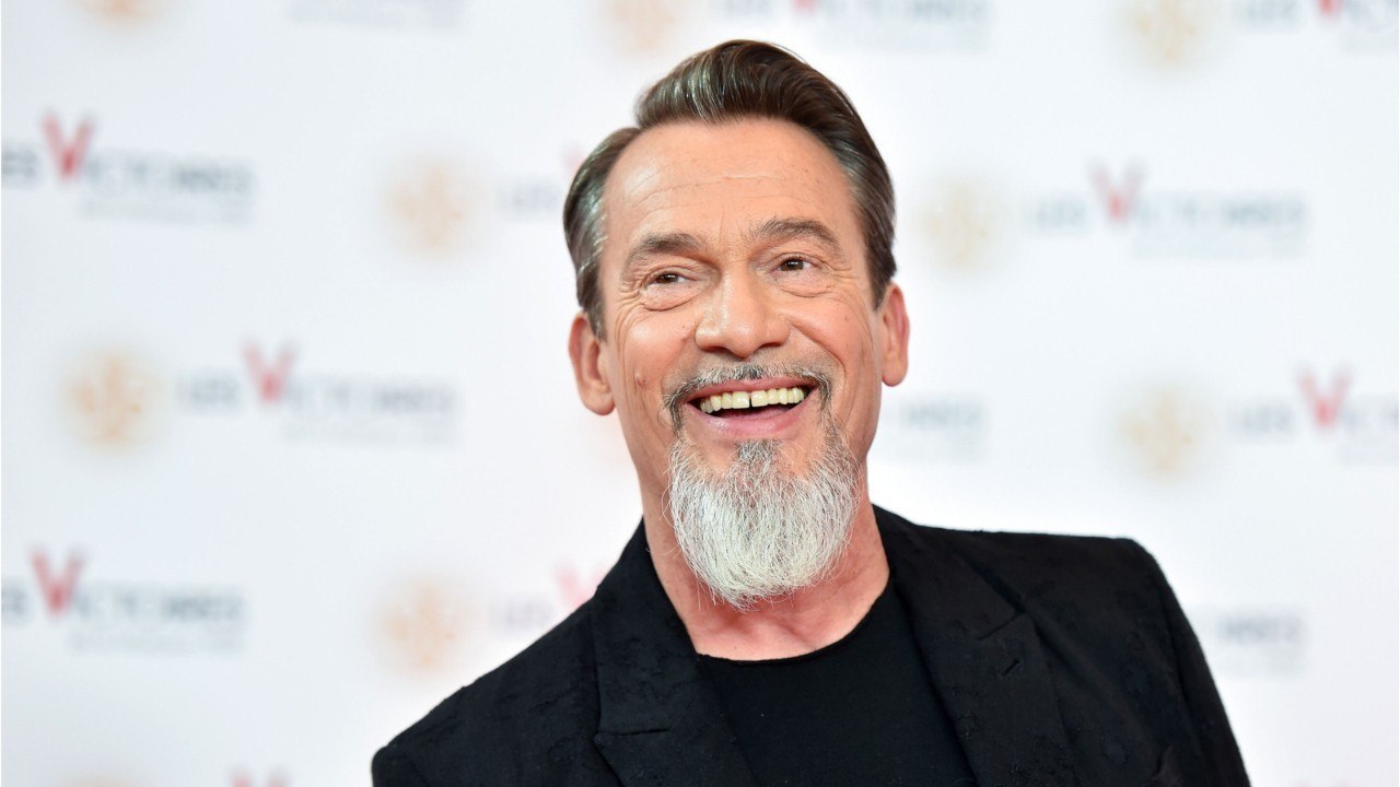 GALA VIDEO - Florent Pagny « assume tout " et notamment ses implants capillaires !