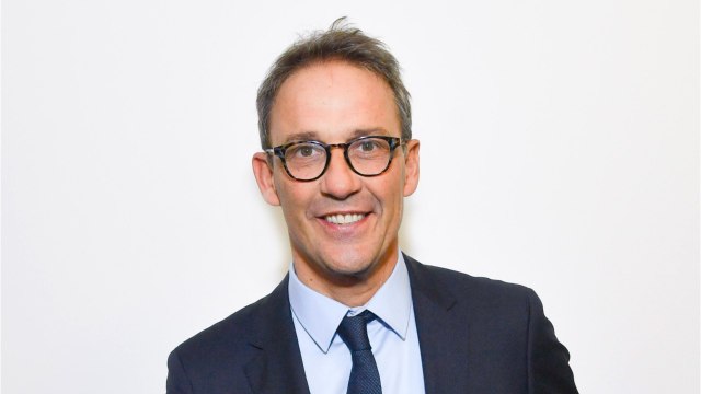 GALA VIDEO - Âgée de 21 ans, Lola Courbet a partagé sur Instagram une photo de ses vacances. Maillot de bain et chapeau en paille sur la tête, la fille de Julien Courbet a fait l’unanimité auprès des internautes.