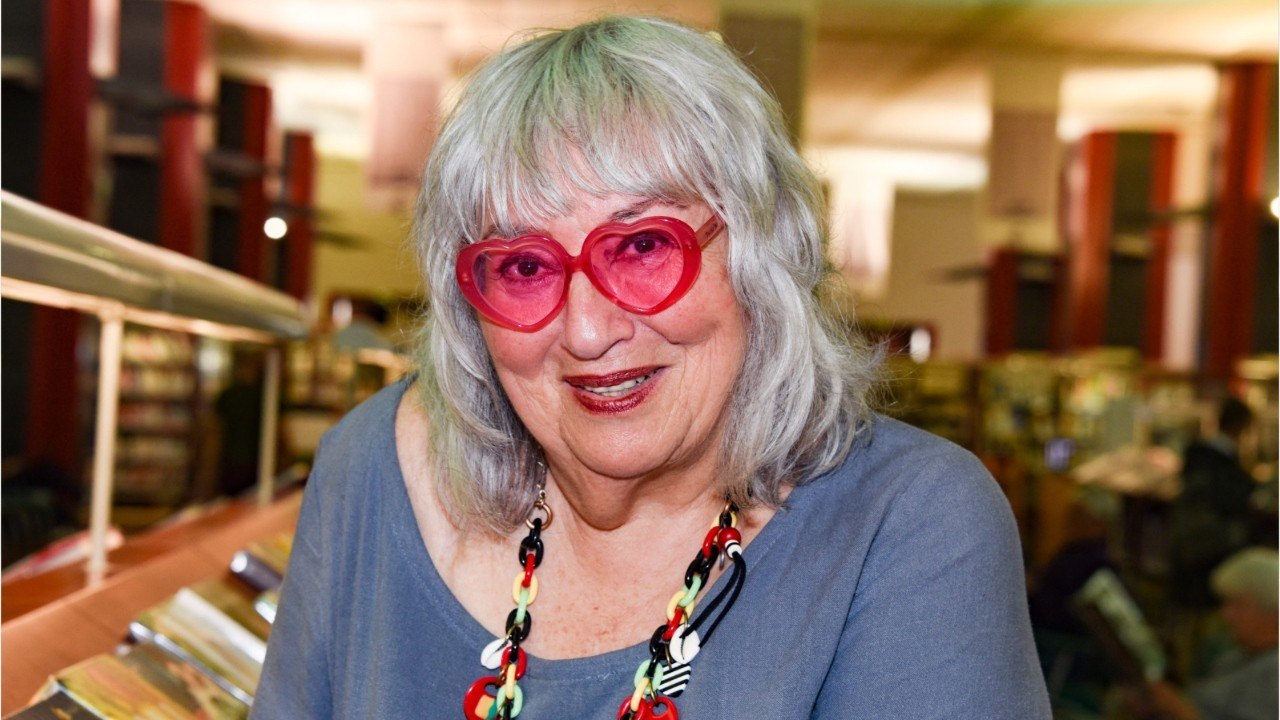 GALA VIDEO - « Elle est sympa mais elle est grosse " : Susie Morgenstern touchante face à Léa Salamé