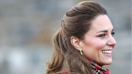 GALA VIDÉO - Kate Middleton princesse des cœurs : son beau geste pour une enfant malade.