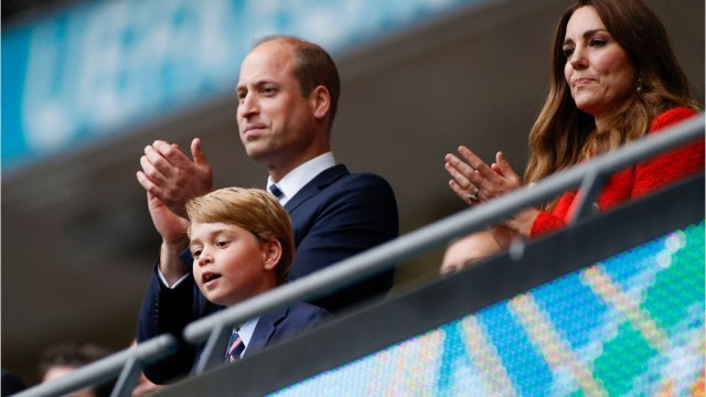 GALA VIDEO - Kate Middleton, William et leur fils George bientôt rattrapés par le protocole : ça ne plaisante plus