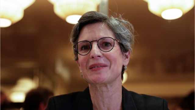 GALA VIDEO - « Chers artisans, don't stress : Sandrine Rousseau étonne chez Jean-Jacques Bourdin.