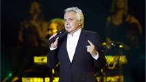 GALA VIDEO - Michel Sardou sévère avec son fils Romain : « Il a un palmier dans la main 