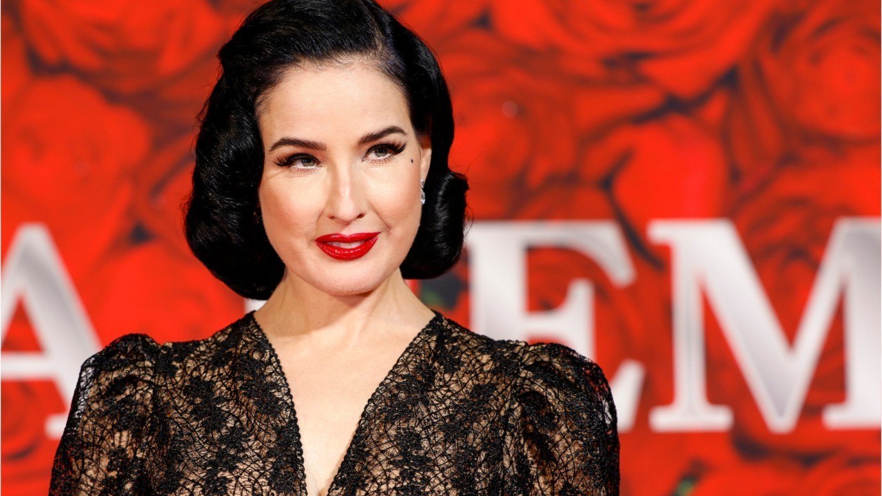 GALA VIDEO - Dita Von Teese (Danse avec les stars) désavantagée ? "Je parle français comme une enfant de 5 ans"
