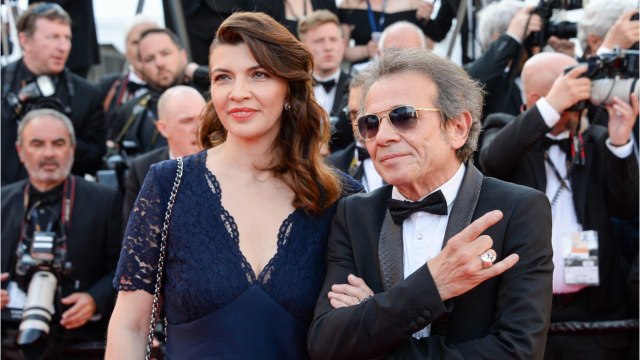 GALA VIDEO - Philippe Manoeuvre : qui est Candice, son épouse de 25 ans sa cadette ?