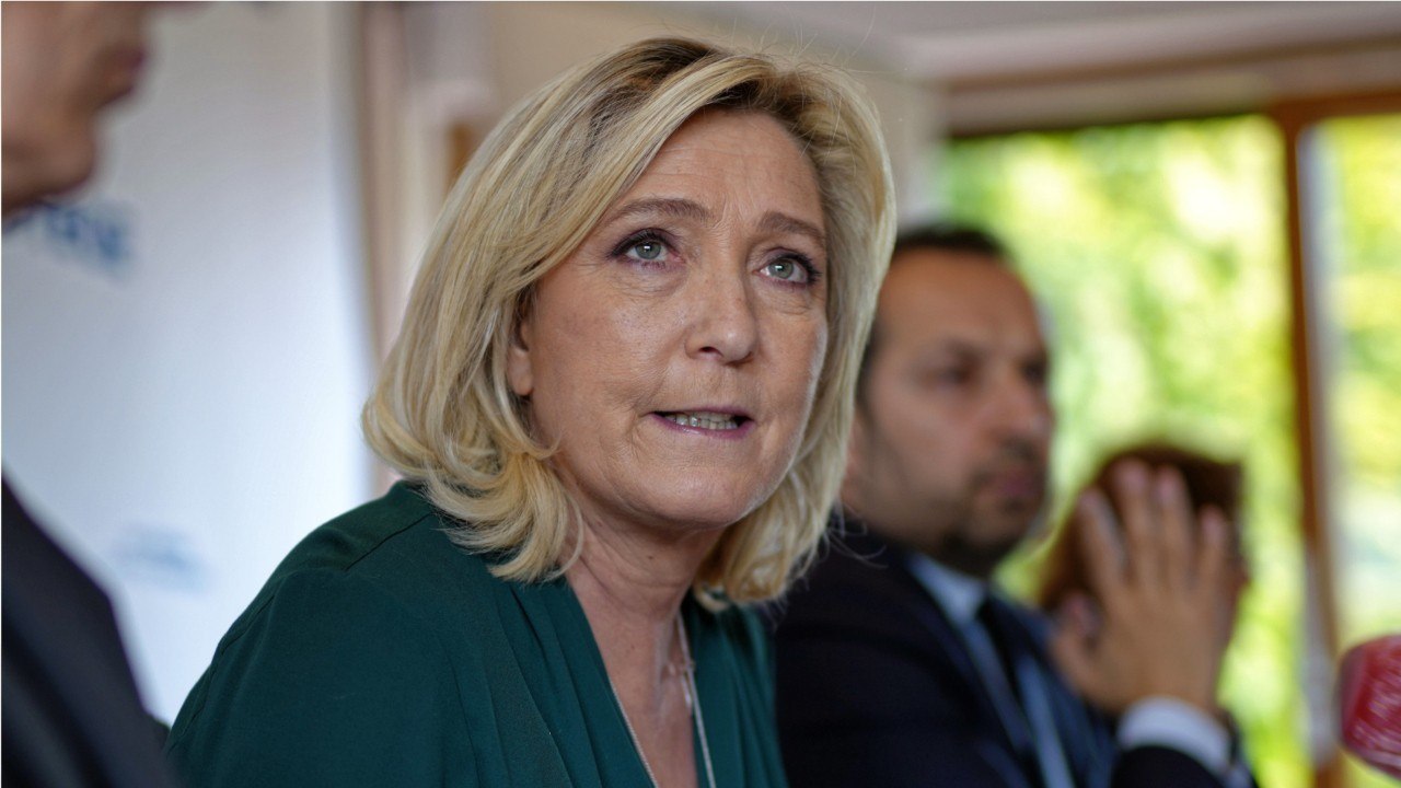 GALA VIDEO - Marine Le Pen, « une balle de ping-pong " : cette drôle d'analyse