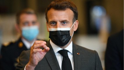 GALA VIDEO - Emmanuel Macron « l’imbécile " qui envoie des sms à Pascal Praud