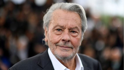 GALA VIDEO - Alain Delon sans filtre sur les hommes qui ont tenté de le séduire