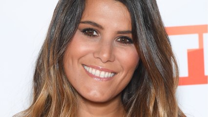 GALA VIDEO - Karine Ferri en pleine bronzette dans le refuge préféré de Carla et Nicolas Sarkozy
