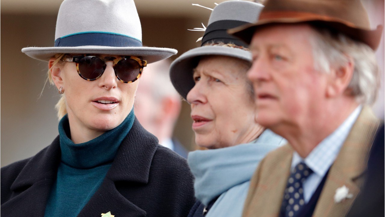 GALA VIDEO - Le saviez-vous ? La princesse Anne a choisi son ex-amant comme parrain pour sa fille.