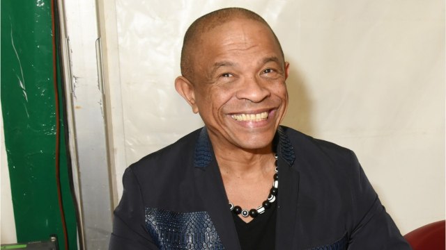 GALA VIDÉO - Francky Vincent en couple : il présente sa compagne Aziza, de 21 ans sa cadette