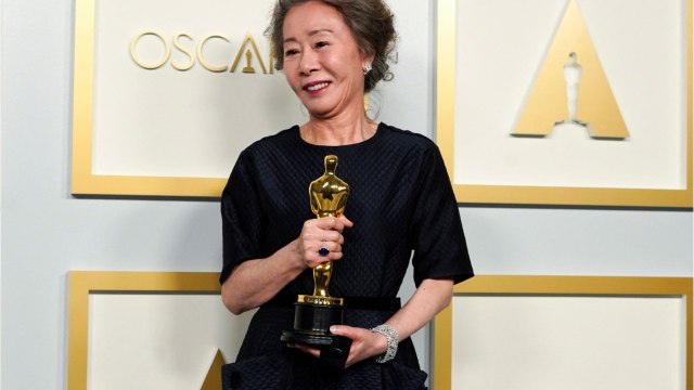 GALA VIDEO - Brad Pitt dragué lors des Oscars 2021 : cette scène hilarante