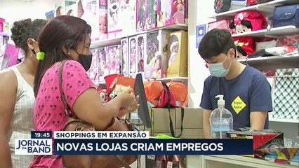 Chance de emprego nos shoppings! Mais de mil e duzentas lojas foram inauguradas em todo o país no último trimestre.