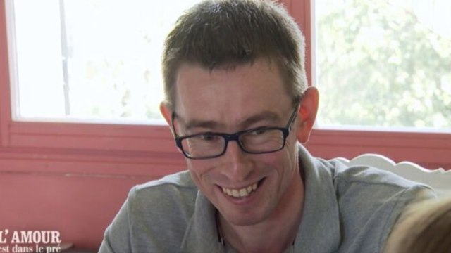 GALA VIDEO - Hervé (L’amour est dans le pré 2021) : sa mère sème la zizanie entre les deux prétendantes.