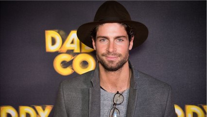 GALA VIDÉO - Tom Leeb en couple avec une actrice : sa soeur Elsa vend la mèche !