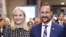 GALA VIDÉO - Haakon et Mette-Marit de Norvège : leurs confidences très intimes sur leur couple.