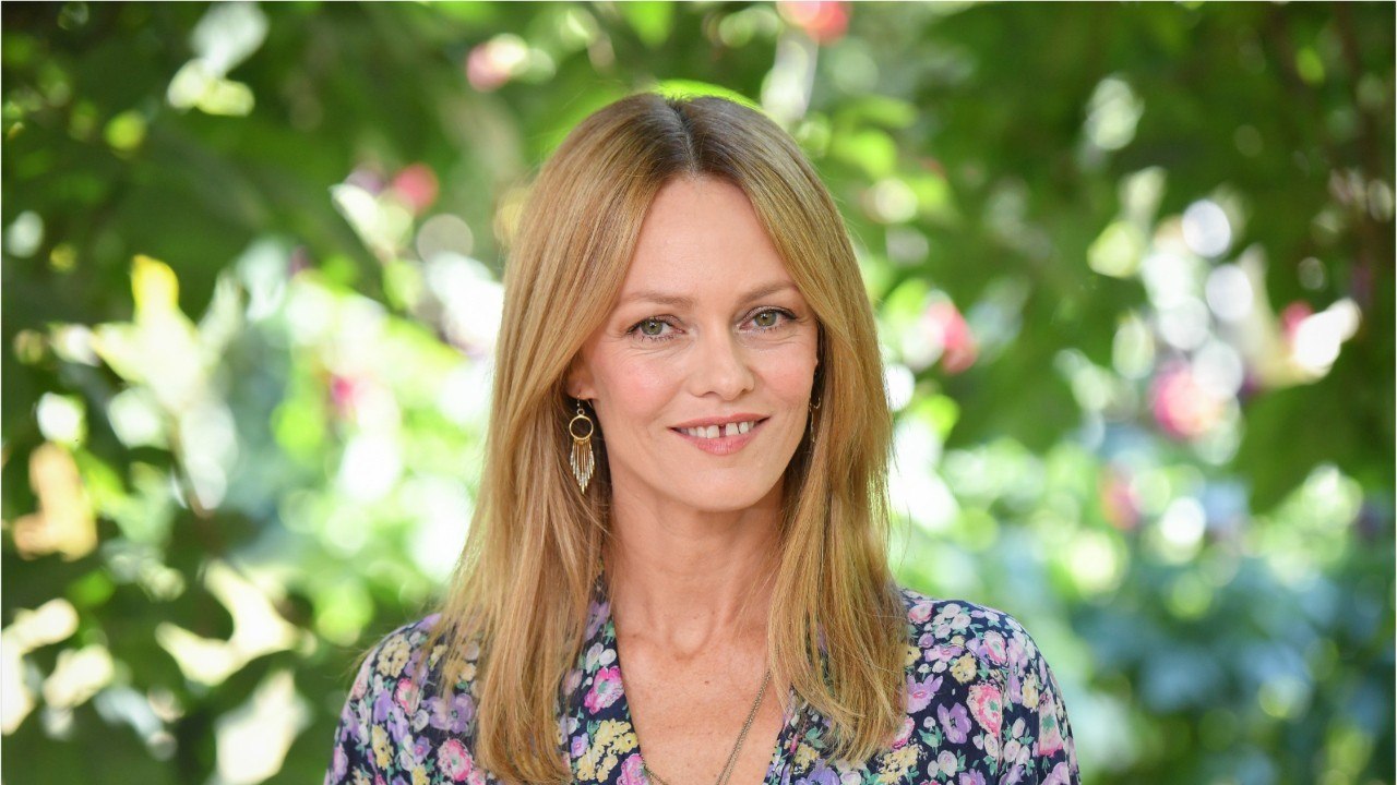 GALA VIDEO - Vanessa Paradis cash face à Yann Barthès : « Je ne suis pas ivrogne non plus ! "