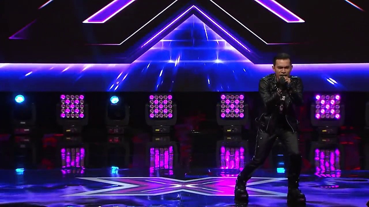 MENAKJUBKAN..!!! Akhsin Zaidi-Black in black X-Factor Indonesia