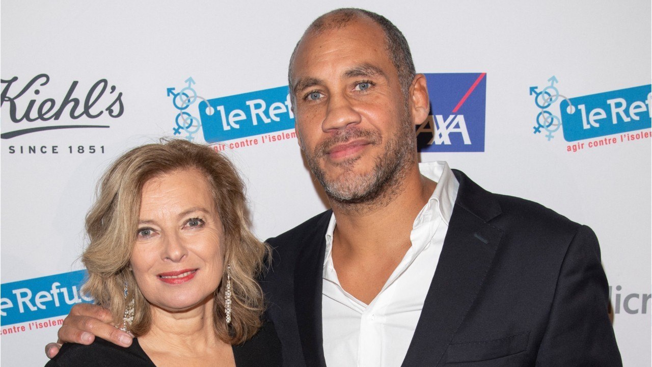 GALA VIDEO - PHOTO – Quand Valérie Trierweiler se la joue « Titanic " avec son chéri Romain Magellan