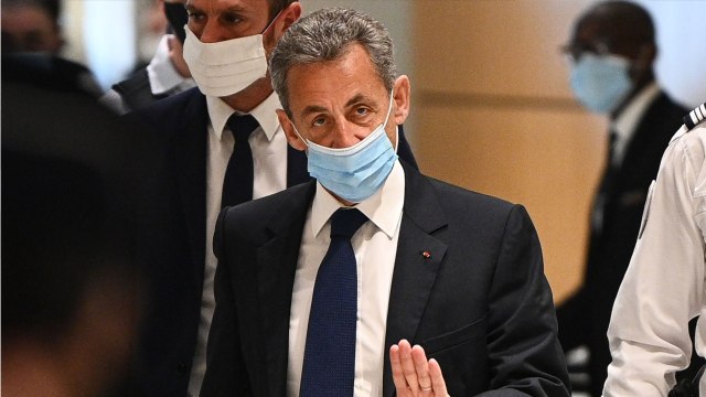 GALA VIDEO - Il offre du caviar aux militants : Nicolas Sarkozy déchaîné au procès Bygmalion