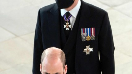 GALA VIDÉO - Pourquoi la reine Elizabeth II ne veut pas assister au sommet familial pour régler le cas de Harry