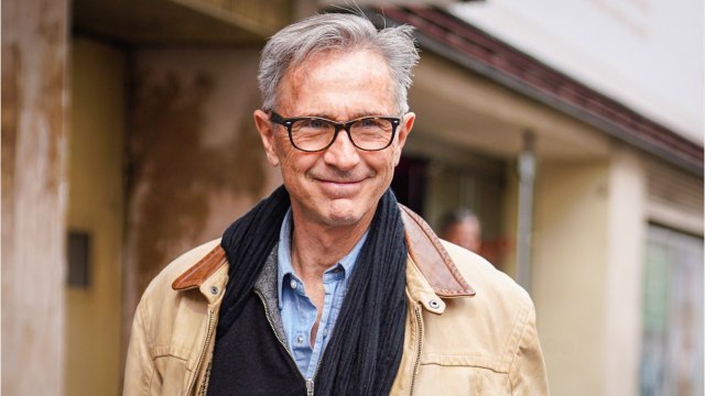 GALA VIDEO - Thierry Lhermitte « pas un papy gâteau : ses confidences sur ses petits-enfants