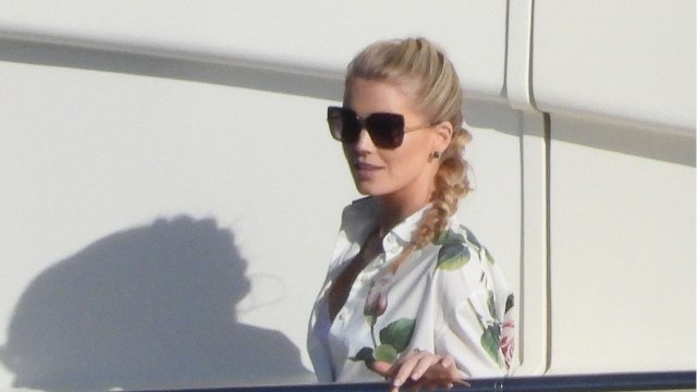 GALA VIDEO - PHOTO – Kitty Spencer : famille, piscine et farniente pour la nièce de Lady Diana.