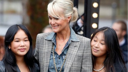 GALA VIDEO - Laeticia Hallyday parle des difficultés de Jade et Joy à former une « famille recomposée " : « Ce n'était pas un chemin évident "