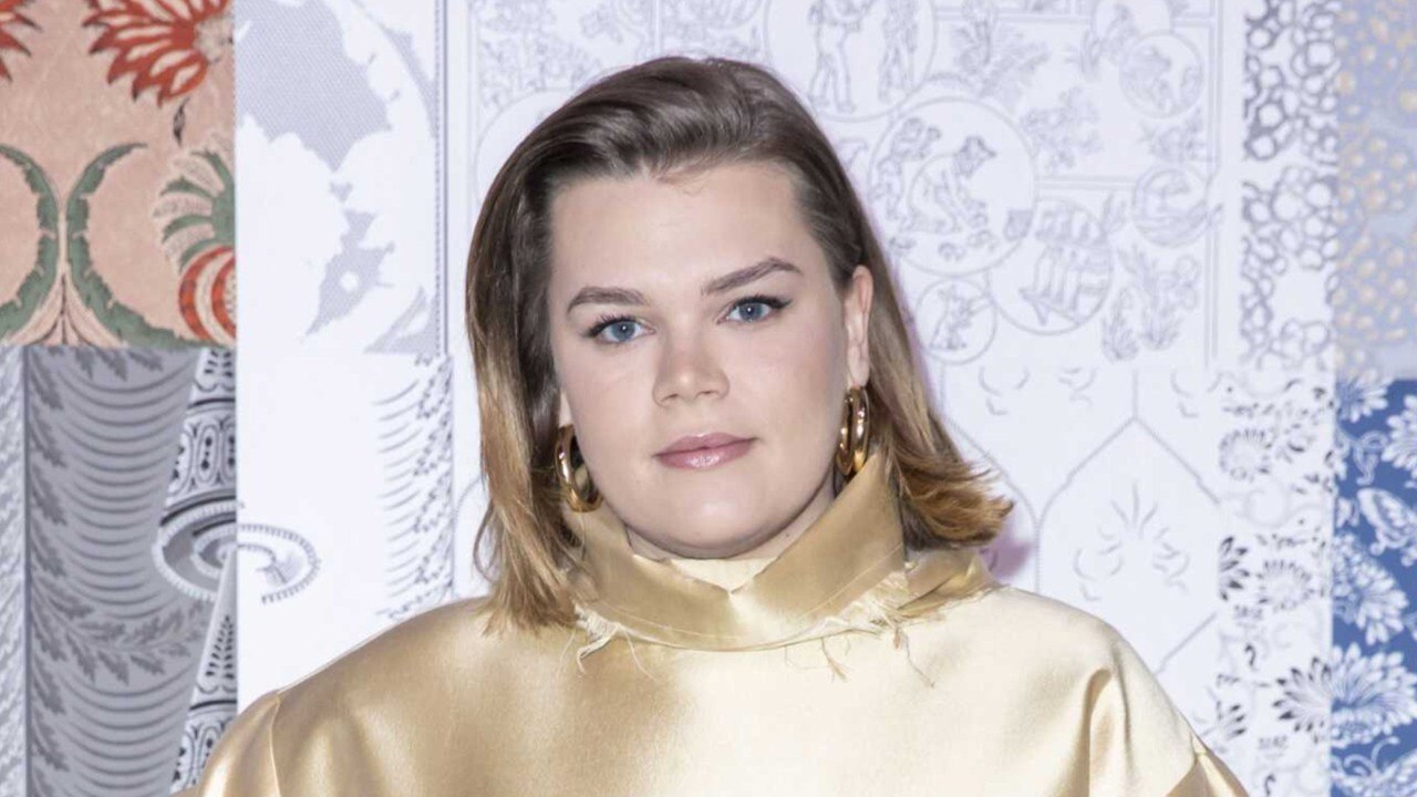 GALA VIDEO - Camille Gottlieb en beauté, elle joue les mannequins pour sa sœur Pauline Ducruet.