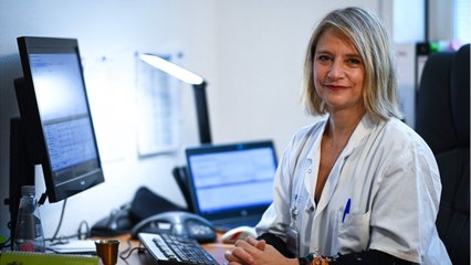 GALA VIDÉO - Karine Lacombe cash sur les soignants : « On ne veut pas se faire vacciner, on change de métier "