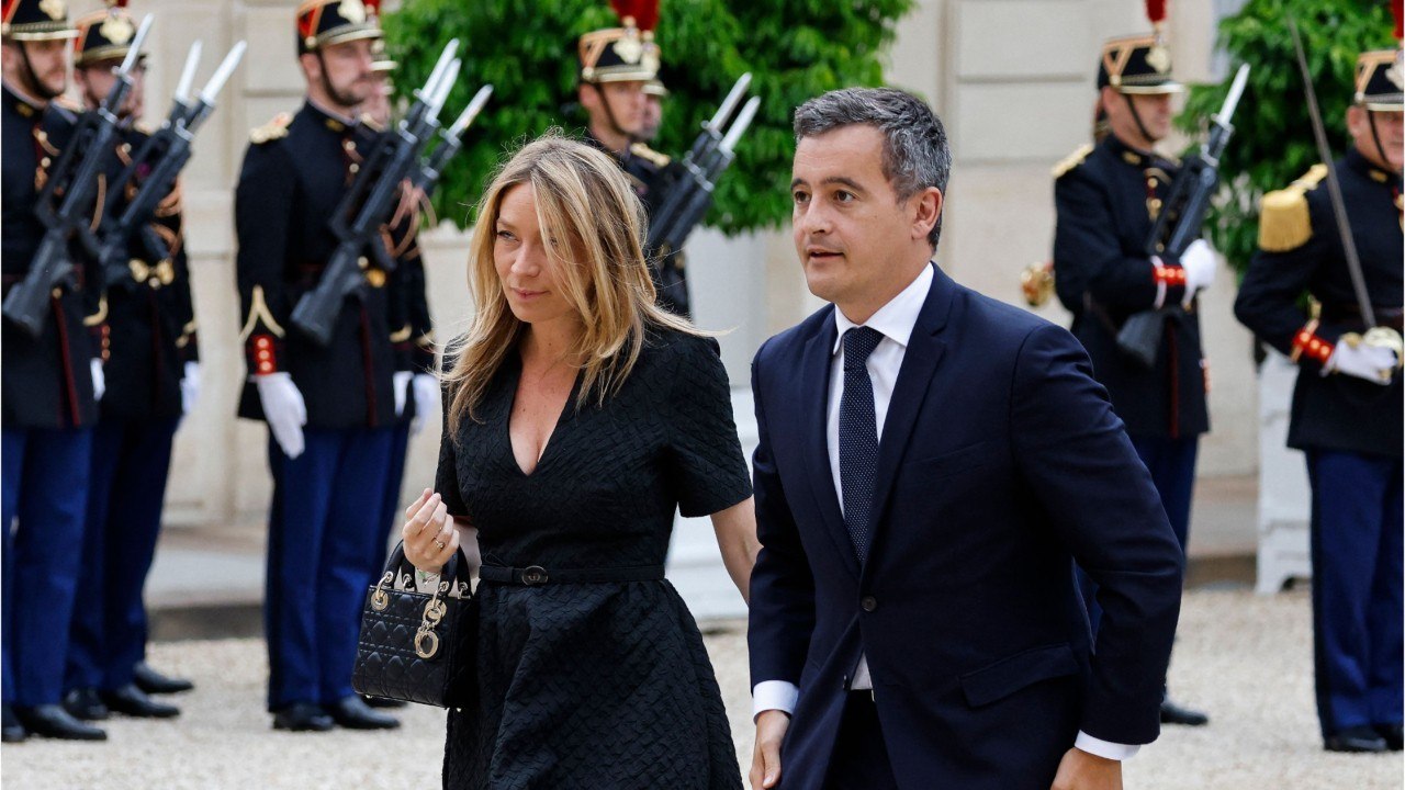 GALA VIDEO - Gérald Darmanin jeune papa : il s'affiche au bras de sa femme Rose-Marie