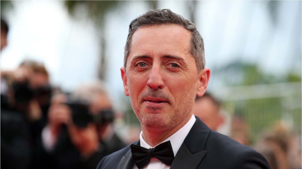 GALA VIDÉO - Gad Elmaleh ironise sur ces stars qui l’ont trahi, pour ensuite « s'effondrer " face à lui