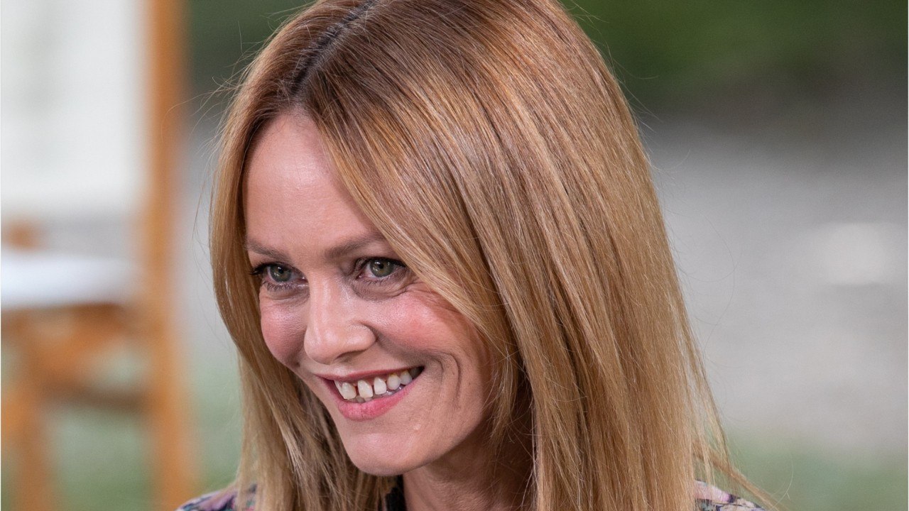 GALA VIDEO - Vanessa Paradis au théâtre pour la première fois : ce détail qui l'a « choquée "