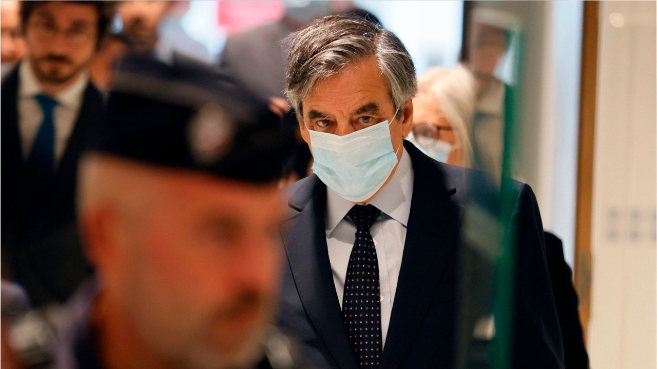 GALA VIDEO - François Fillon et sa nouvelle vie étrillés par François Bayrou.