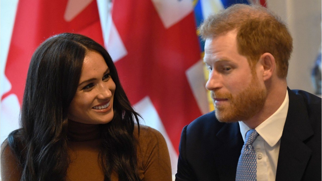 GALA VIDEO - Stressé ? Le prince Harry appelle Meghan Markle sans arrêt depuis son arrivée en Angleterre