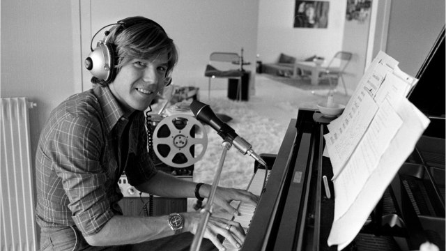 GALA VIDEO - Le saviez-vous ? Patrick Juvet pouvait vivre grâce à un tube de Claude François