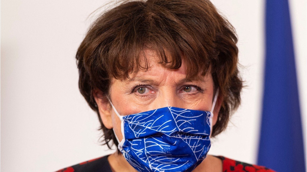GALA VIDEO - Roselyne Bachelot hospitalisée : « les nouvelles sont rassurantes " selon Christophe Castaner
