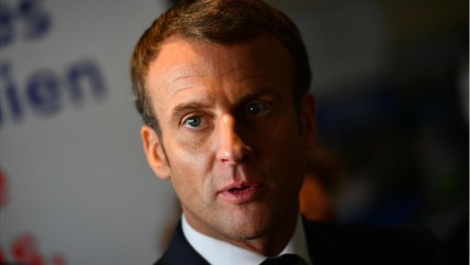 GALA VIDEO - « Pourquoi il écrit ça, lui ? " : quand Emmanuel Macron peste contre les journalistes
