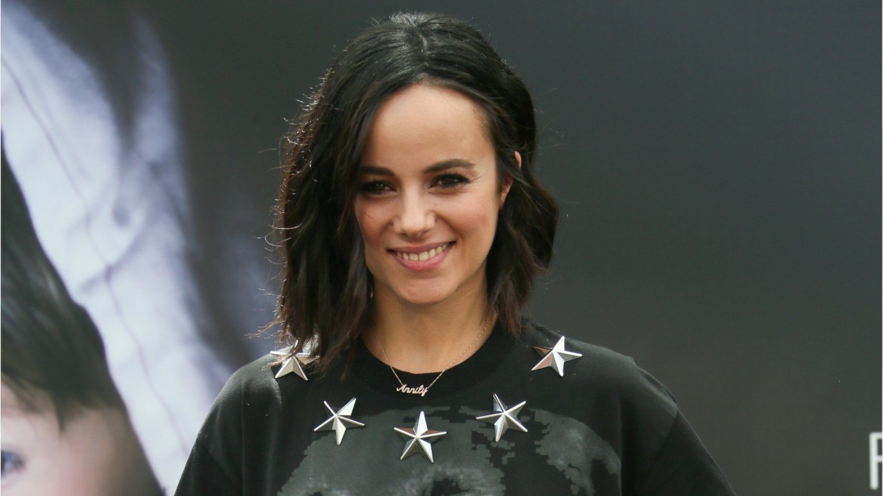 GALA VIDEO - Alizée : “je vous présente ma fille, Annily”.