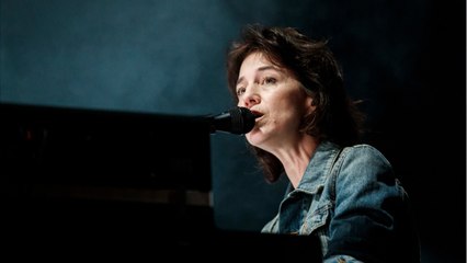 GALA VIDEO - Charlotte Gainsbourg : sa fille Alice bientôt chanteuse ? Découvrez sa reprise de Bob Dylan